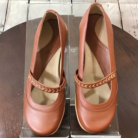 NiB 7 Brown Leather comfy Mary Janes Dromedaris - Picture 1 of 8